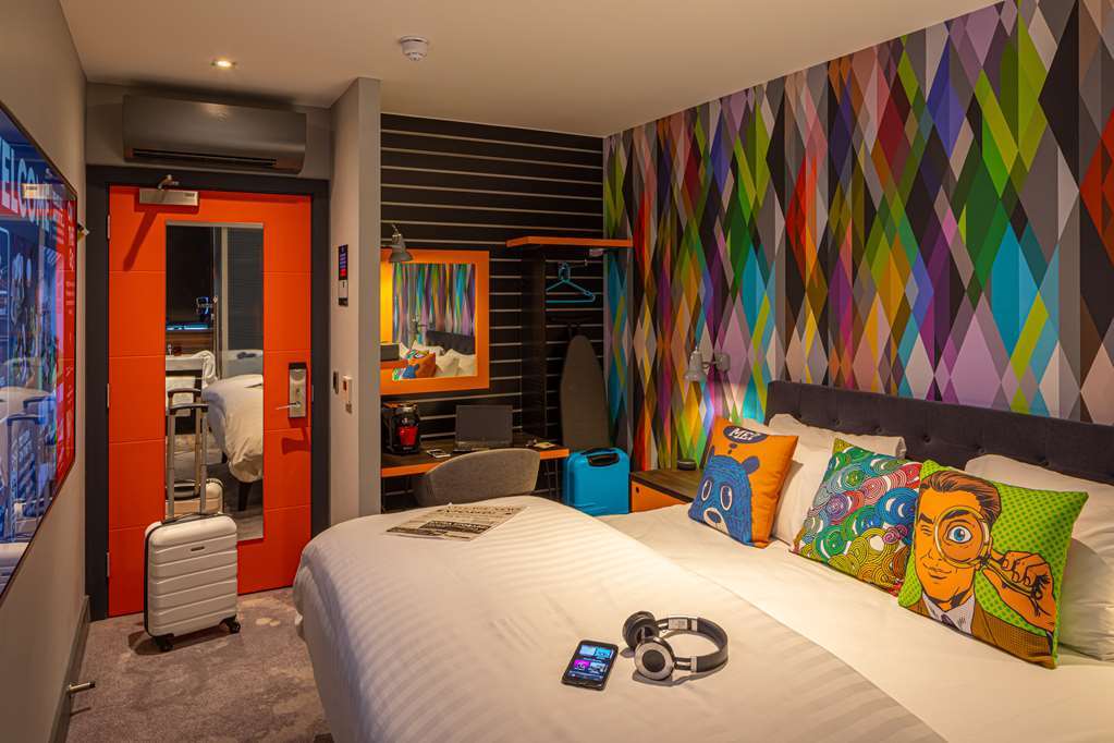 Village Hotel Basingstoke Oda fotoğraf
