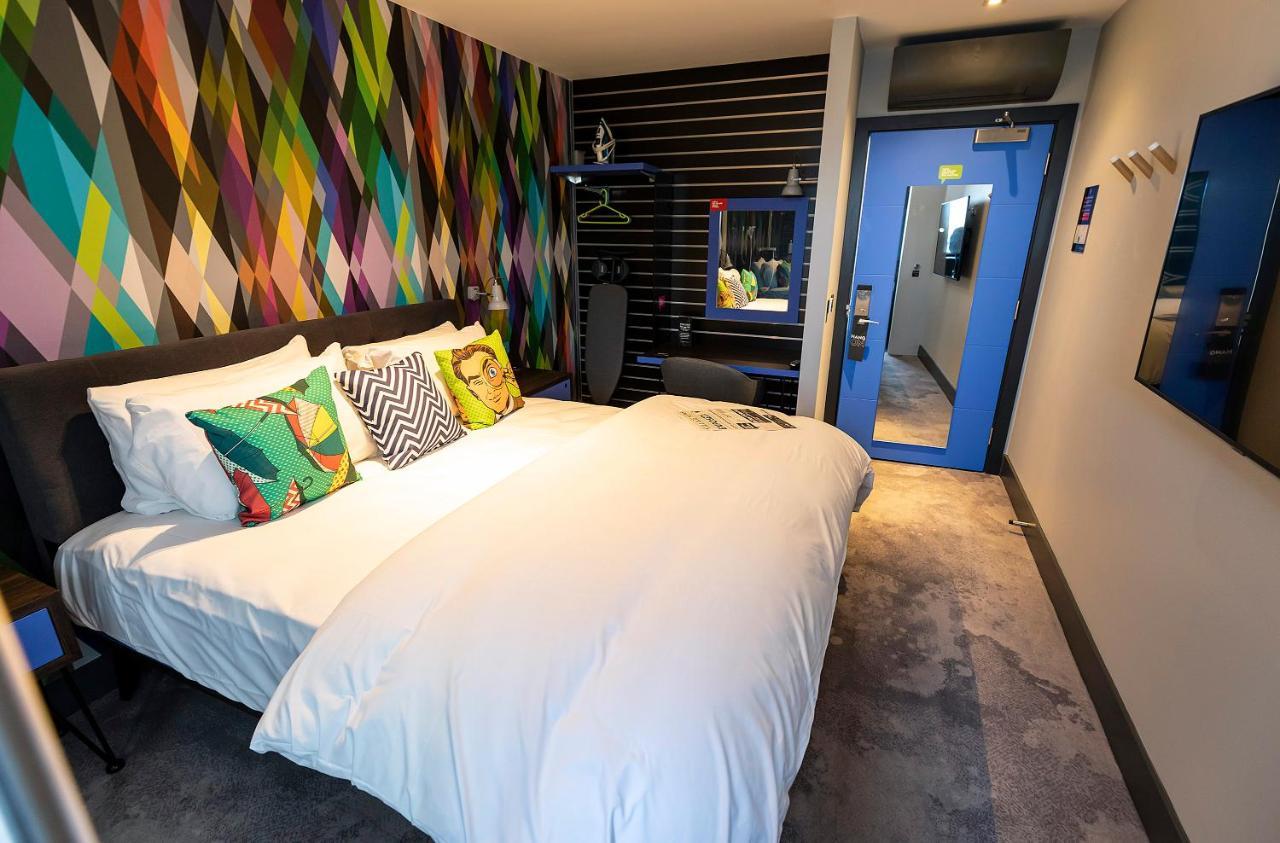 Village Hotel Basingstoke Dış mekan fotoğraf